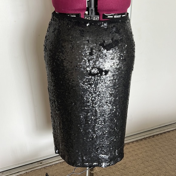 Valentino Black Sequin Skirt Size 4 - Picture 1 of 8